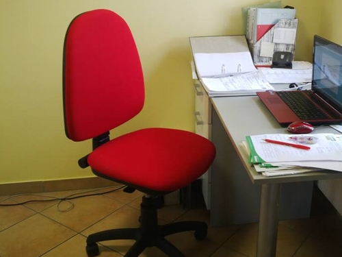 Megane görgős irodaszék dönthető háttámlával