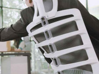 21. századi technológiával gyártott forgószékek az irodában